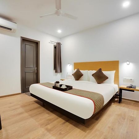 Oyo Townhouse 019 Anand Vihar Hotel นิวเดลี ภายนอก รูปภาพ