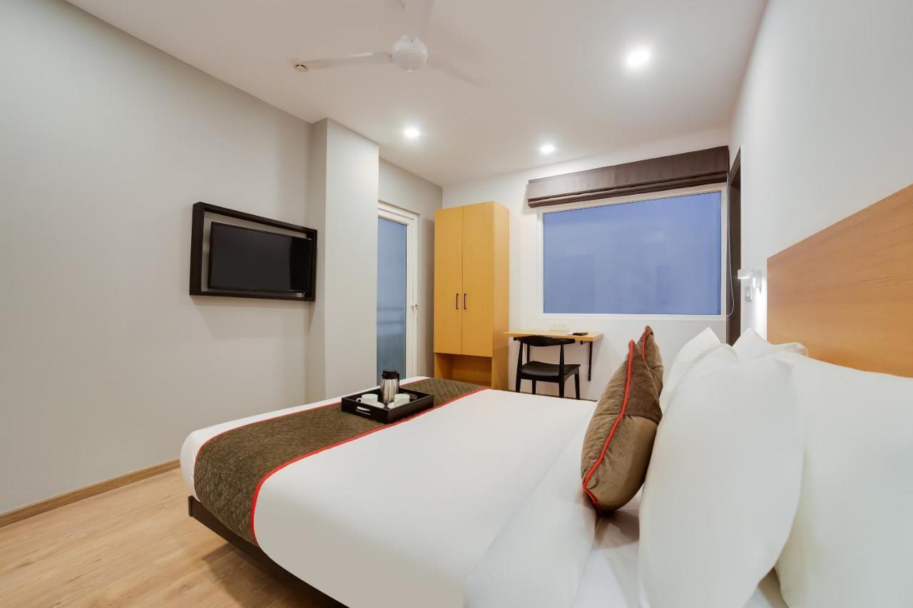 Oyo Townhouse 019 Anand Vihar Hotel นิวเดลี ภายนอก รูปภาพ