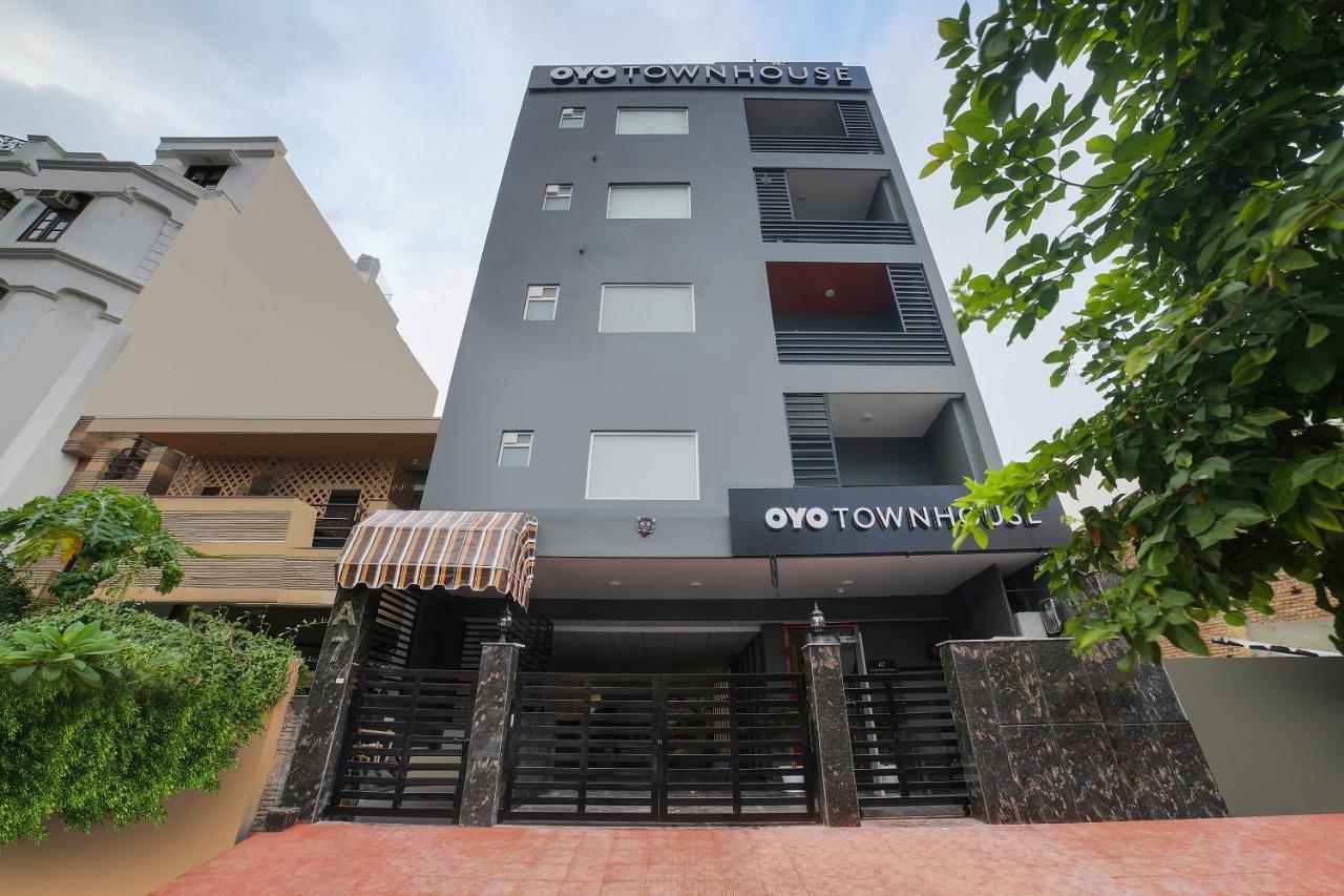Oyo Townhouse 019 Anand Vihar Hotel นิวเดลี ภายนอก รูปภาพ