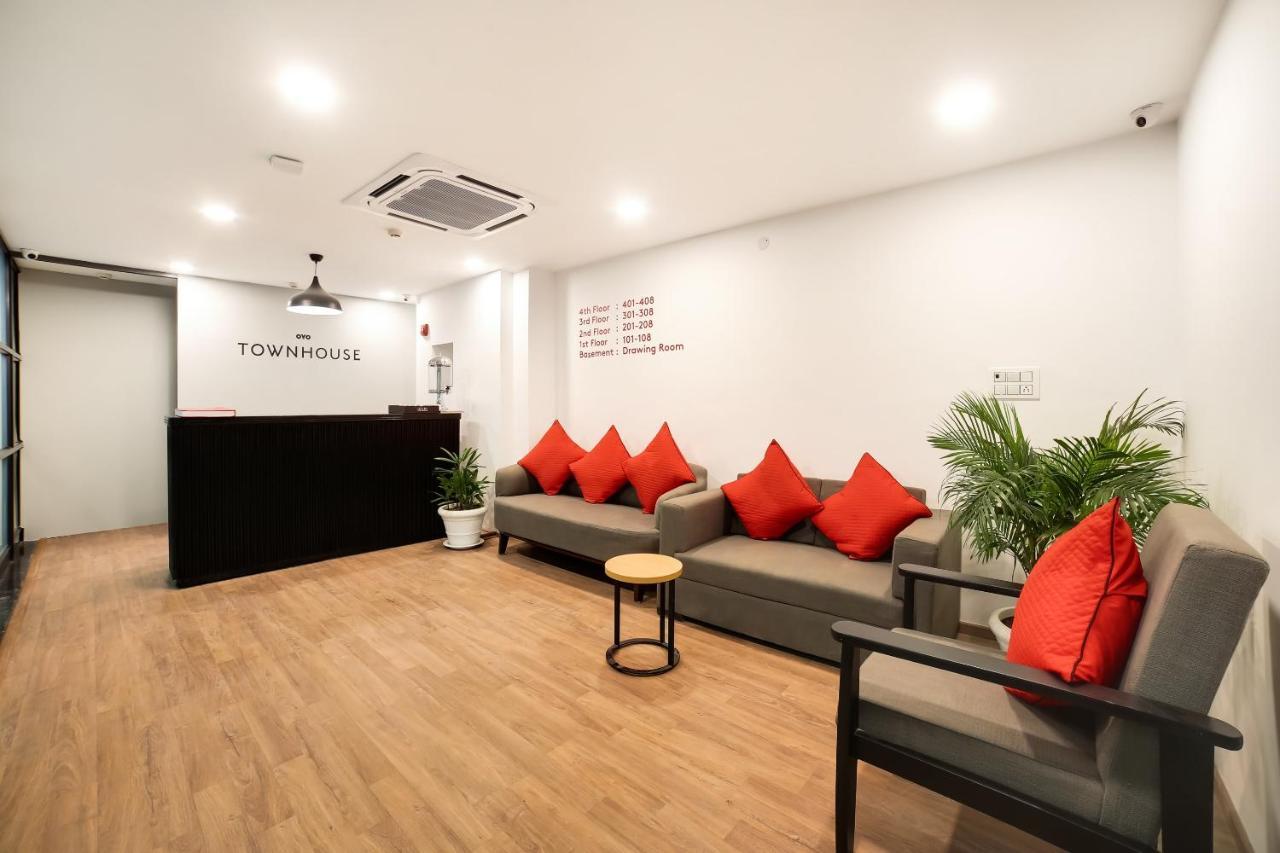 Oyo Townhouse 019 Anand Vihar Hotel นิวเดลี ภายนอก รูปภาพ