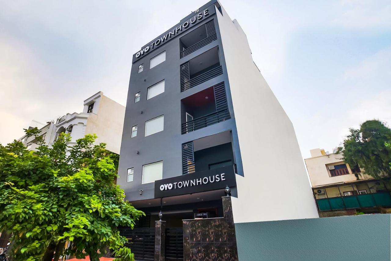 Oyo Townhouse 019 Anand Vihar Hotel นิวเดลี ภายนอก รูปภาพ