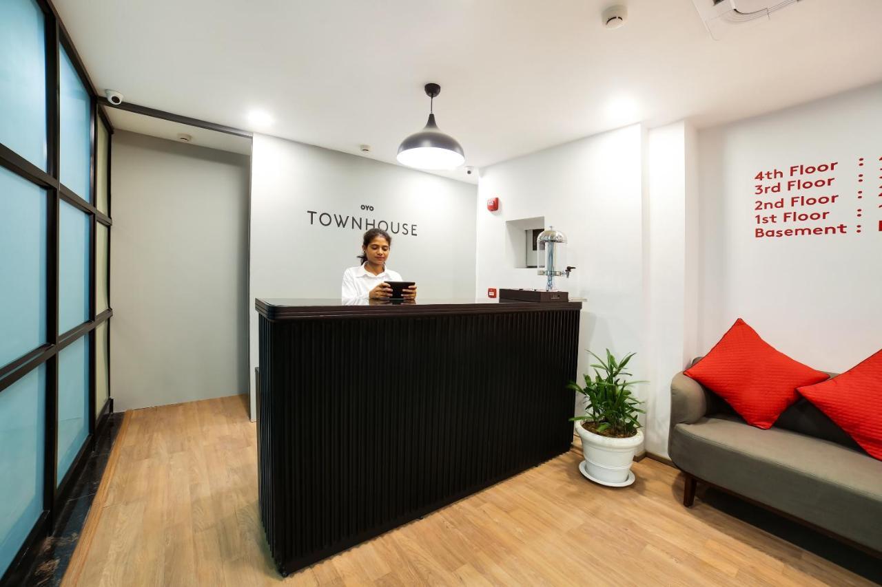 Oyo Townhouse 019 Anand Vihar Hotel นิวเดลี ภายนอก รูปภาพ