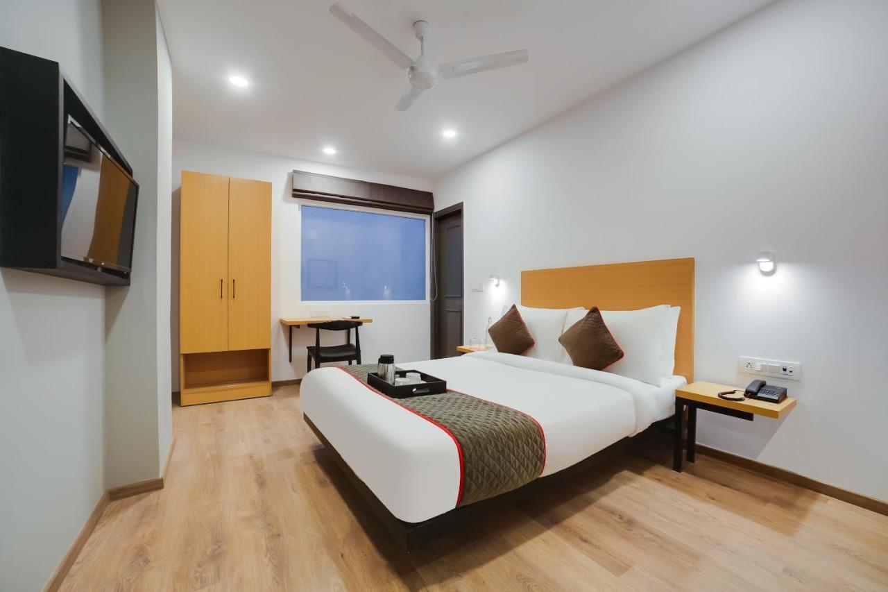 Oyo Townhouse 019 Anand Vihar Hotel นิวเดลี ภายนอก รูปภาพ